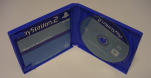 Playstation 2:n uusi verkkoyhteyslevy kotelossaan
